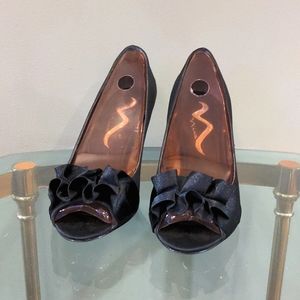 Dressy black open toe ruffle heels Nina size 8m EU 38
